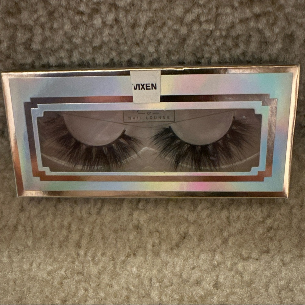 Vixen Black False Eyelashes new!